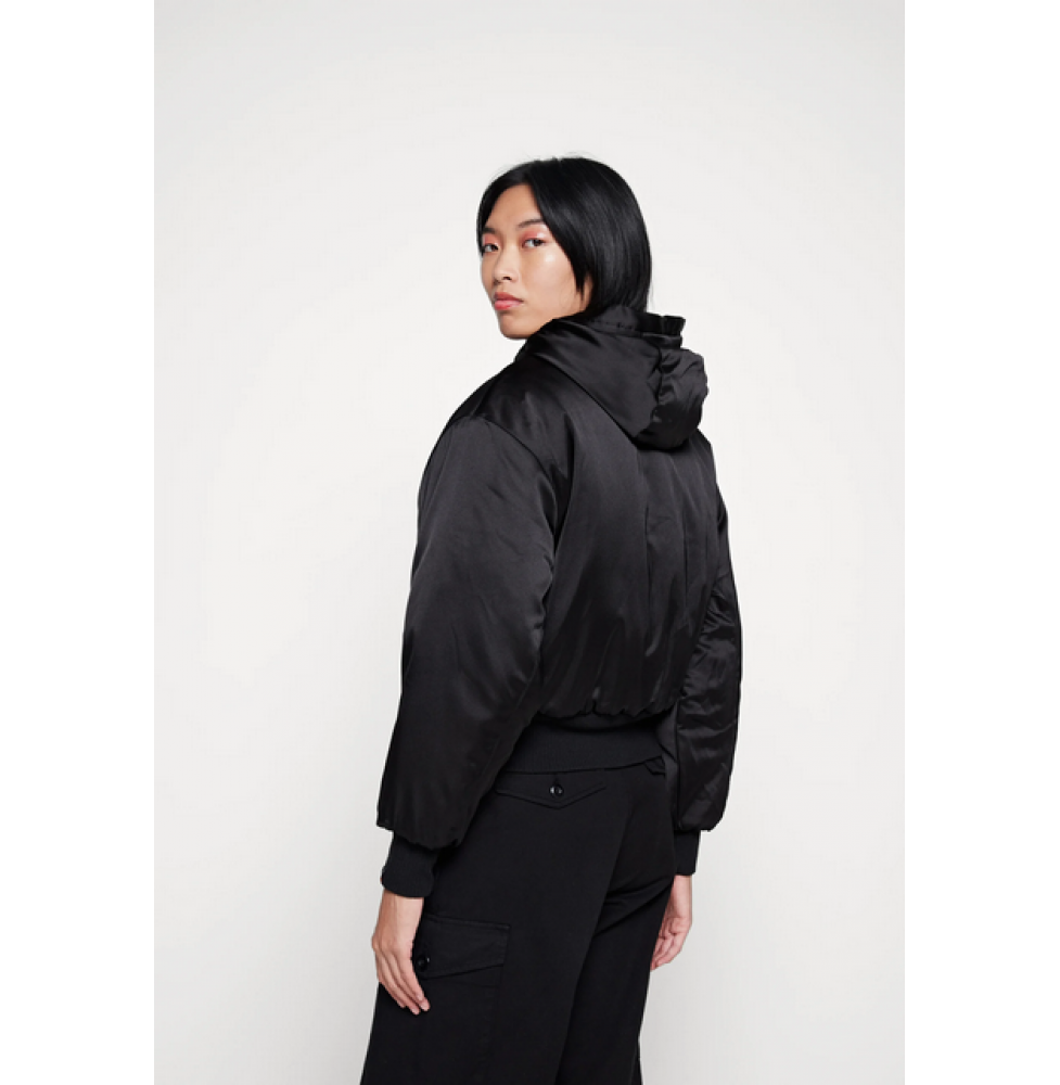 ELLESSE JOANARA PADDED JACKET BLACK SGP15961 011
